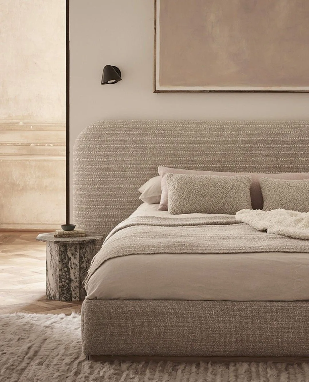 Base de cama tapizada de la colección Orgánica de Mar de Baja — referencia de diseño 2